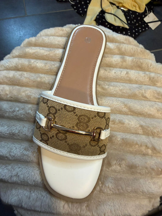 Wit & Zwarte G slipper