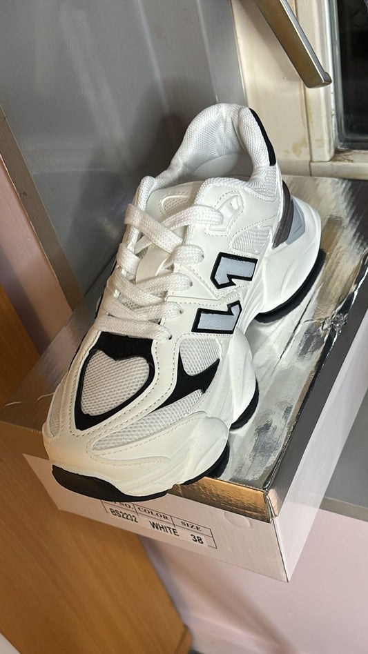 Witte sport sneaker
